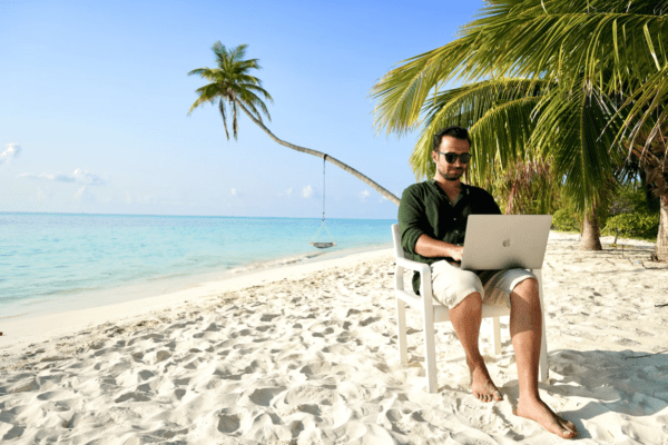 social media, LinkedIn, agoodwriteup, Jo Watson, copywriter, blogger, summer, holiday, social media detox, influencer, business lessons, hotdog legs, laptop on the beach